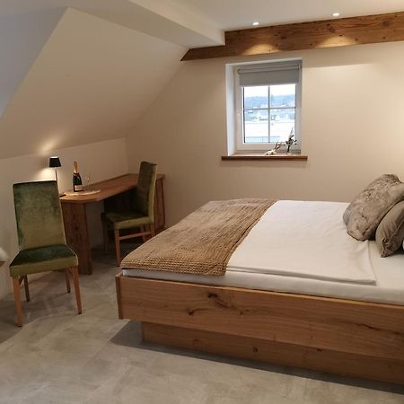 Hotel Gasthof Zum Wulfen Зульцбах-Розенберг Экстерьер фото